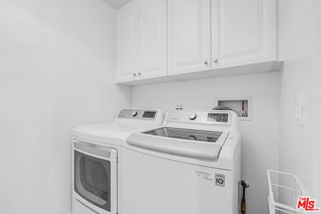 143 N Arnaz Drive 304, Beverly Hills, CA 90211