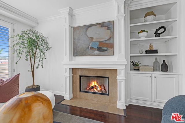 143 N Arnaz Drive 304, Beverly Hills, CA 90211