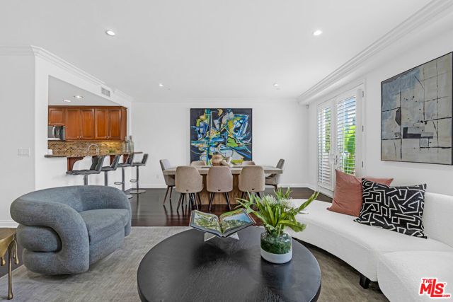 143 N Arnaz Drive 304, Beverly Hills, CA 90211