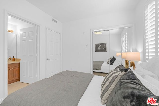 143 N Arnaz Drive 304, Beverly Hills, CA 90211