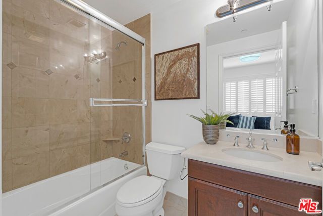 143 N Arnaz Drive 304, Beverly Hills, CA 90211