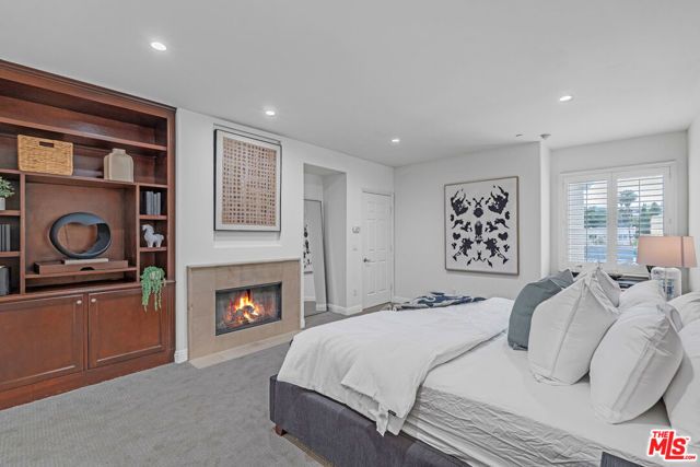 143 N Arnaz Drive 304, Beverly Hills, CA 90211