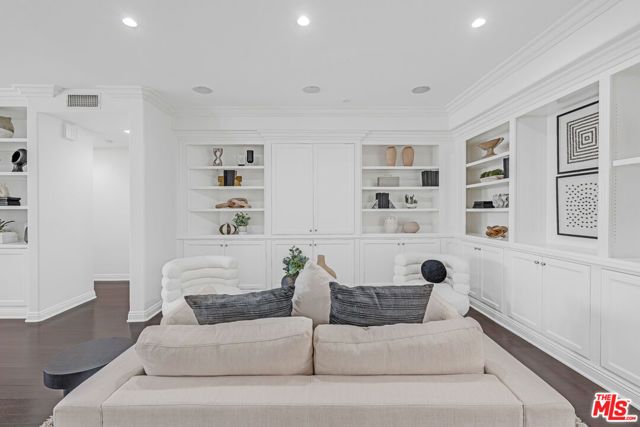 143 N Arnaz Drive 304, Beverly Hills, CA 90211