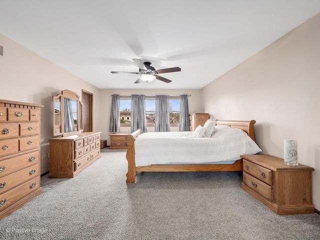 612 Stuart Drive, Carol Stream, IL 60188