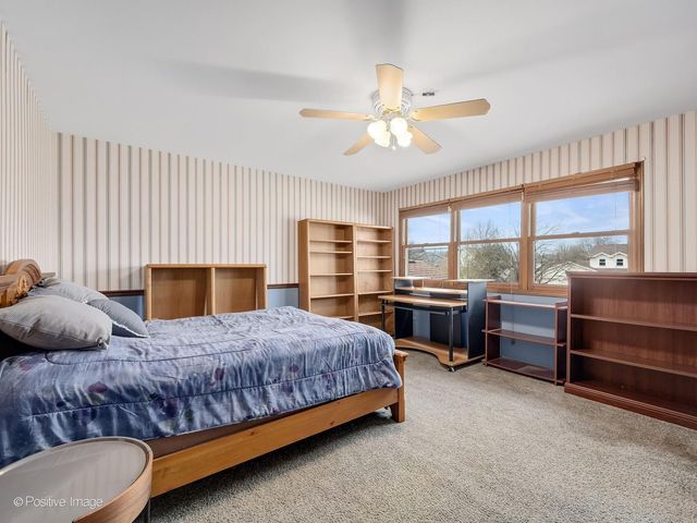 612 Stuart Drive, Carol Stream, IL 60188