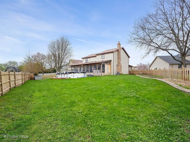 612 Stuart Drive, Carol Stream, IL 60188