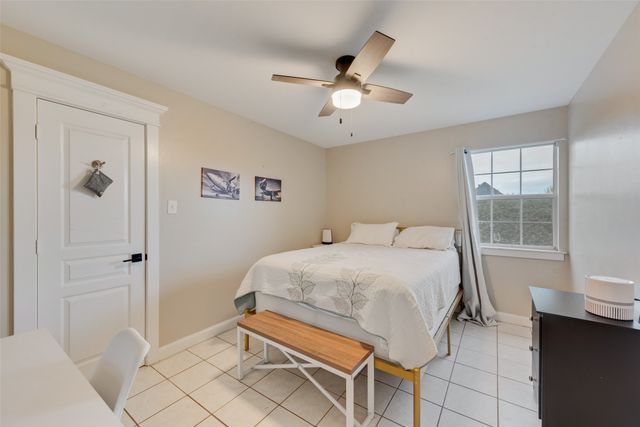 2100 Lakeridge Circle, Ennis, TX 75119