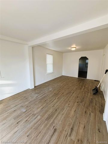 6088 Auburn Street, Detroit, MI 48228