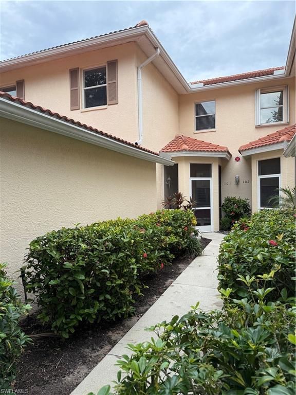 510 Robin Hood CIR # 101, Naples, FL 34104