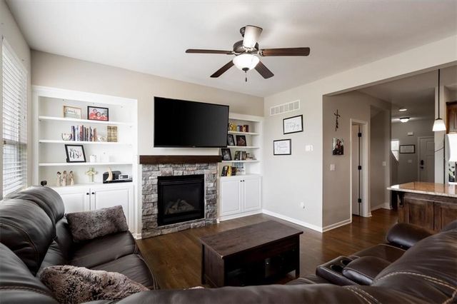 744 W Shawnee Court, Gardner, KS 66030