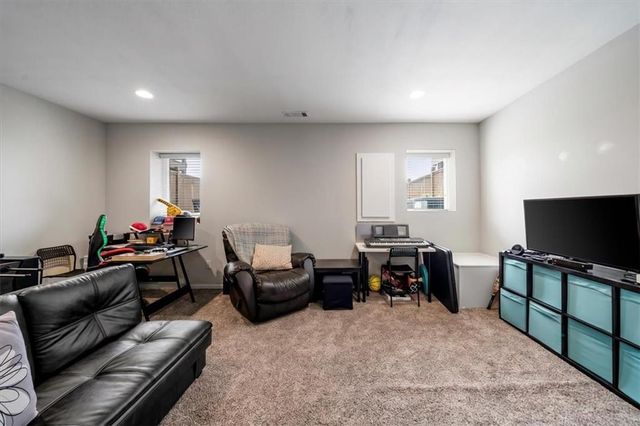 744 W Shawnee Court, Gardner, KS 66030