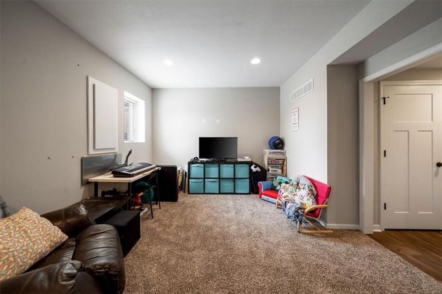 744 W Shawnee Court, Gardner, KS 66030