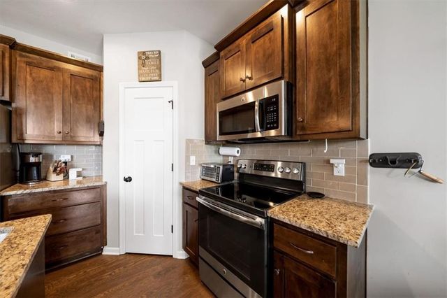 744 W Shawnee Court, Gardner, KS 66030