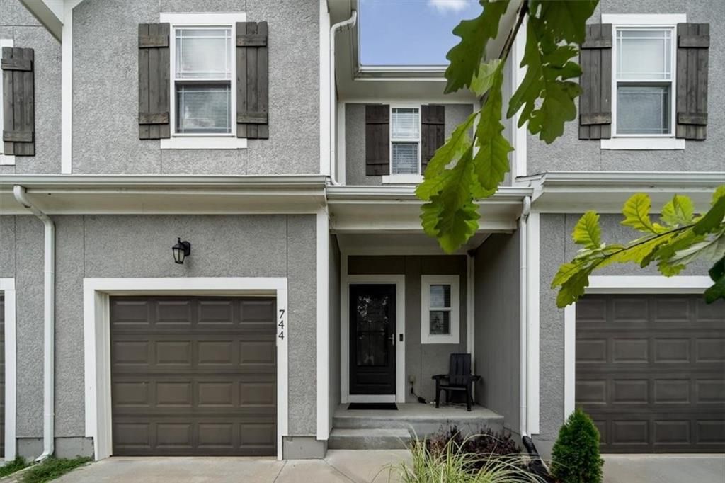 744 W Shawnee Court, Gardner, KS 66030