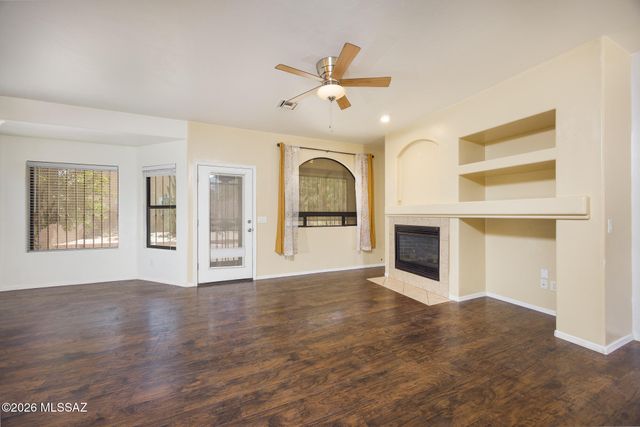 222 E Calle Del Capullo, Green Valley, AZ 85614