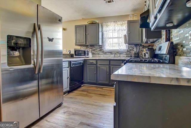 140 Greenleaf Drive, Hampton, GA 30228