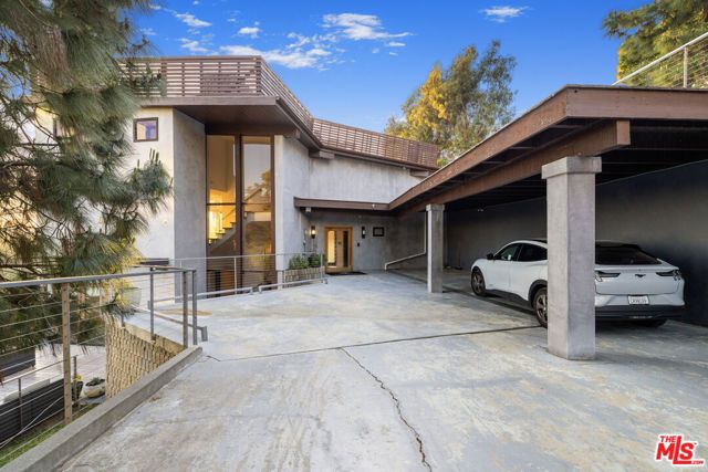 1735 Summitridge Drive, Beverly Hills, CA 90210