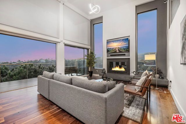 1735 Summitridge Drive, Beverly Hills, CA 90210