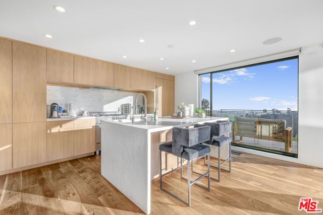 1735 Summitridge Drive, Beverly Hills, CA 90210