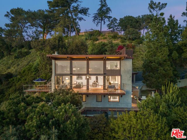 1735 Summitridge Drive, Beverly Hills, CA 90210