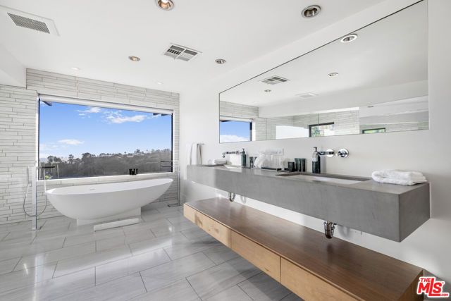 1735 Summitridge Drive, Beverly Hills, CA 90210