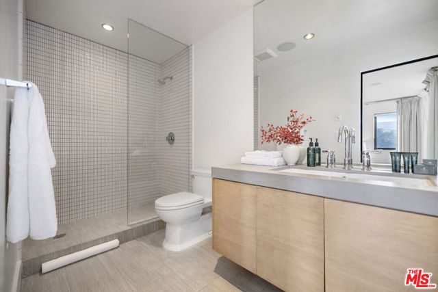 1735 Summitridge Drive, Beverly Hills, CA 90210