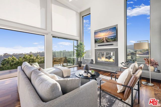 1735 Summitridge Drive, Beverly Hills, CA 90210