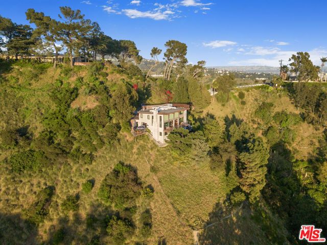 1735 Summitridge Drive, Beverly Hills, CA 90210