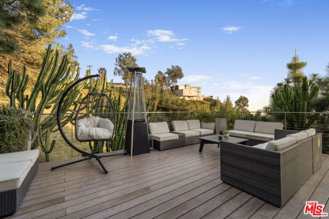 1735 Summitridge Drive, Beverly Hills, CA 90210