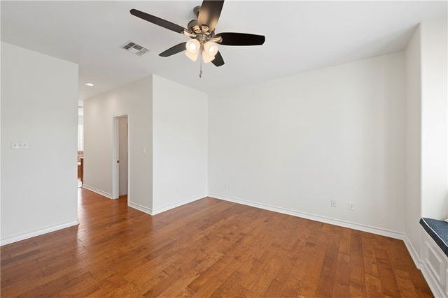 853 Oceanside Dr, Port Aransas, TX 78373