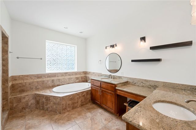 853 Oceanside Dr, Port Aransas, TX 78373