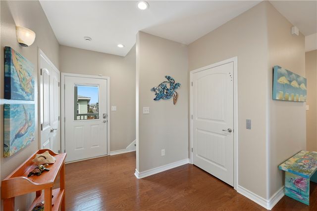 853 Oceanside Dr, Port Aransas, TX 78373