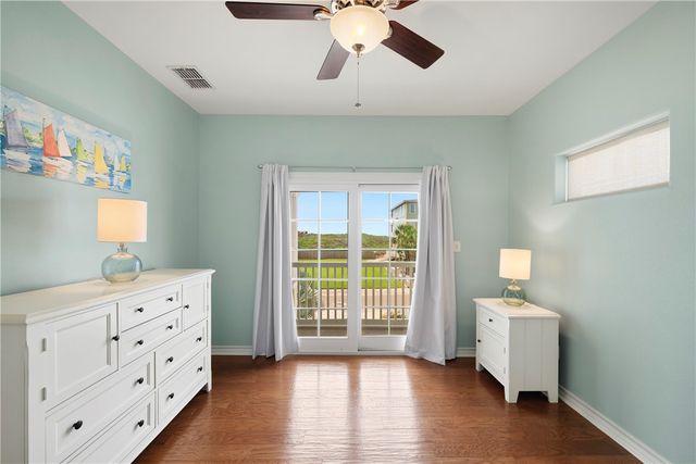 853 Oceanside Dr, Port Aransas, TX 78373