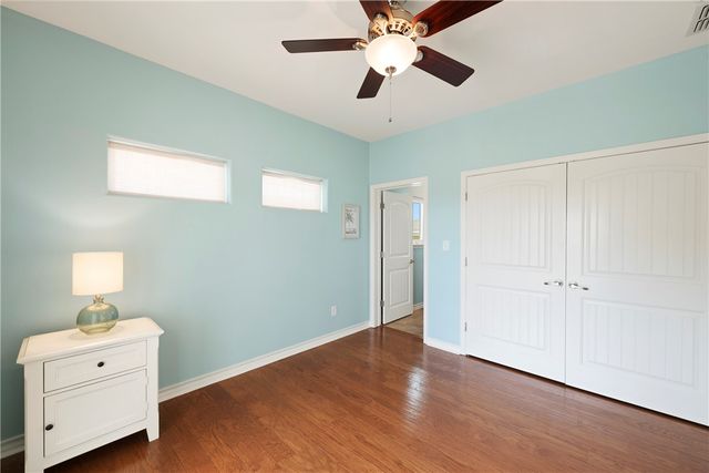 853 Oceanside Dr, Port Aransas, TX 78373