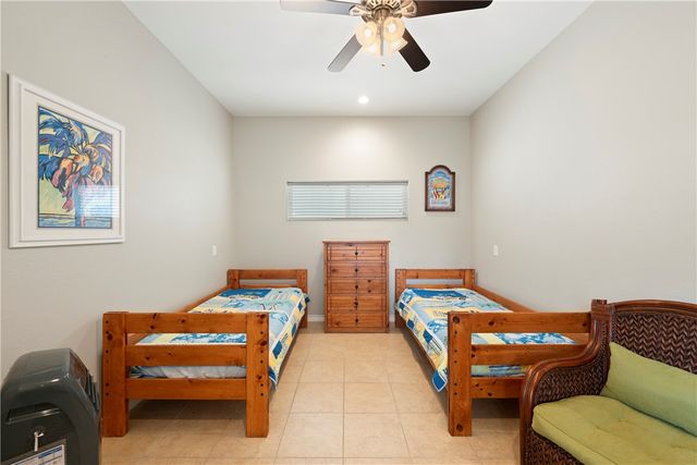 853 Oceanside Dr, Port Aransas, TX 78373