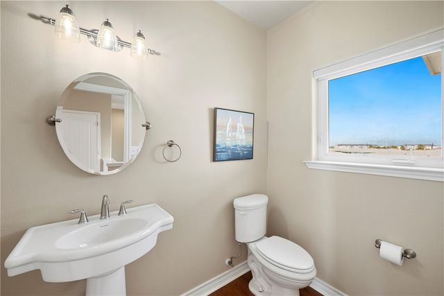853 Oceanside Dr, Port Aransas, TX 78373