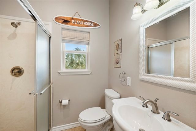 853 Oceanside Dr, Port Aransas, TX 78373