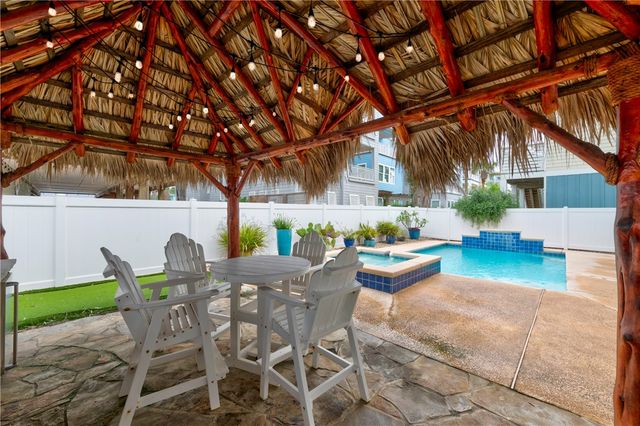 853 Oceanside Dr, Port Aransas, TX 78373