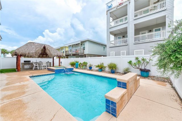 853 Oceanside Dr, Port Aransas, TX 78373