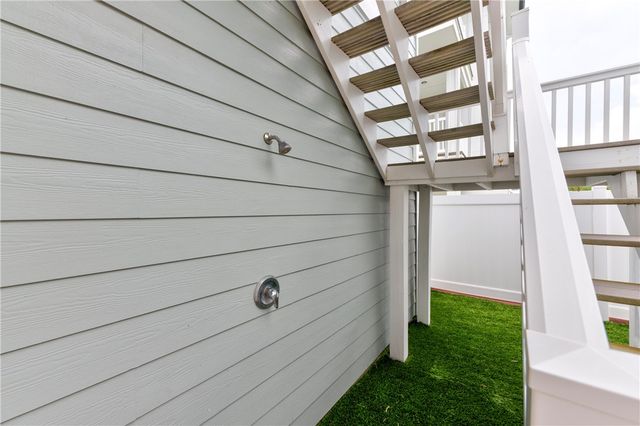 853 Oceanside Dr, Port Aransas, TX 78373