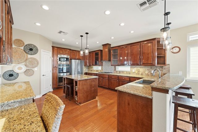 853 Oceanside Dr, Port Aransas, TX 78373