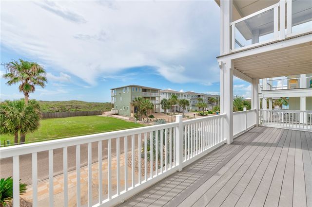 853 Oceanside Dr, Port Aransas, TX 78373