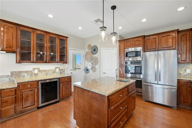 853 Oceanside Dr, Port Aransas, TX 78373