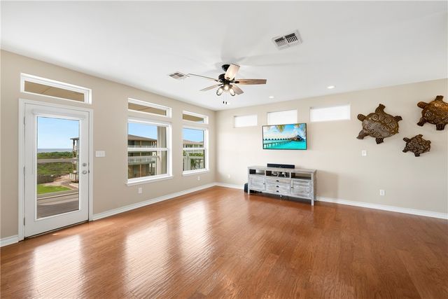 853 Oceanside Dr, Port Aransas, TX 78373