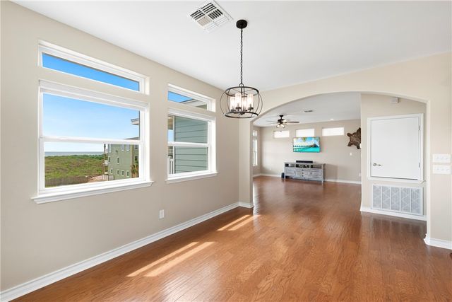 853 Oceanside Dr, Port Aransas, TX 78373