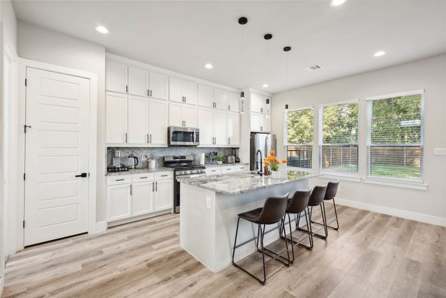 2414 Pennsylvania Avenue, Dallas, TX 75215