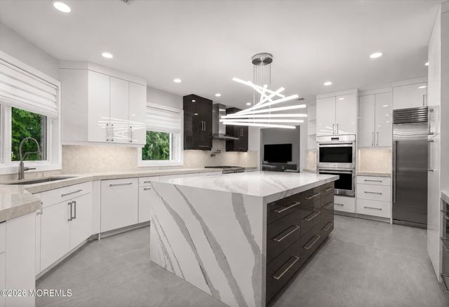 284 Park Avenue, Oakhurst, NJ 07755