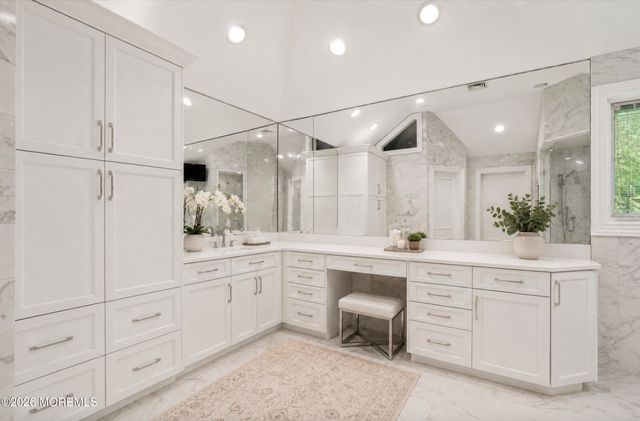 284 Park Avenue, Oakhurst, NJ 07755