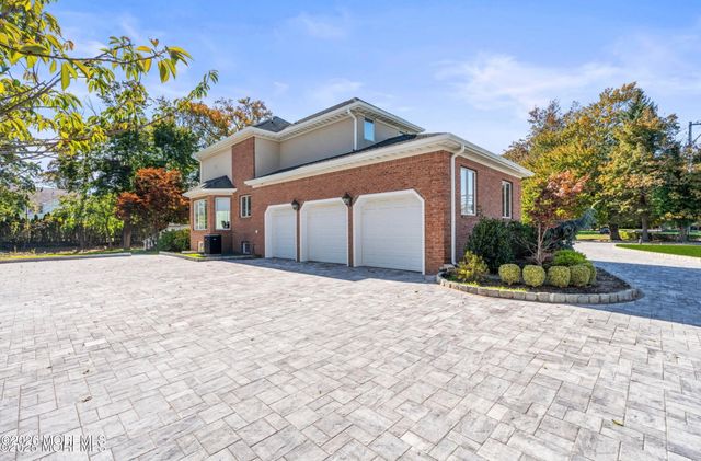 284 Park Avenue, Oakhurst, NJ 07755