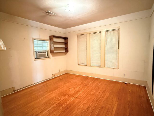 4418 Stanford Street, Houston, TX 77006
